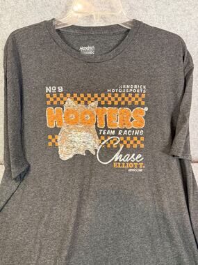 Chase Elliott No 9 Hooters Hendrick Motorsports NASCAR T-Shirt 2XL